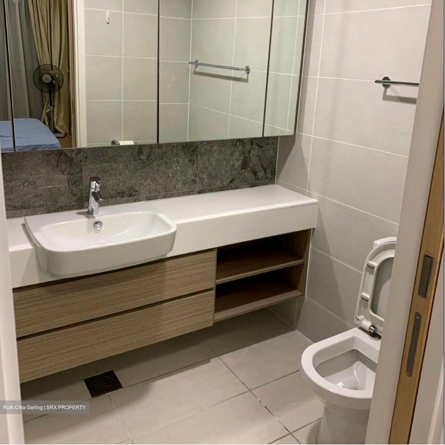 The Lakefront Residences (D22), Condominium #507250111